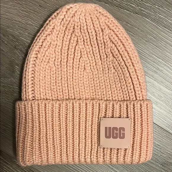 UGG Chunky Knit Beanie in baby pink - Picture 8 of 8